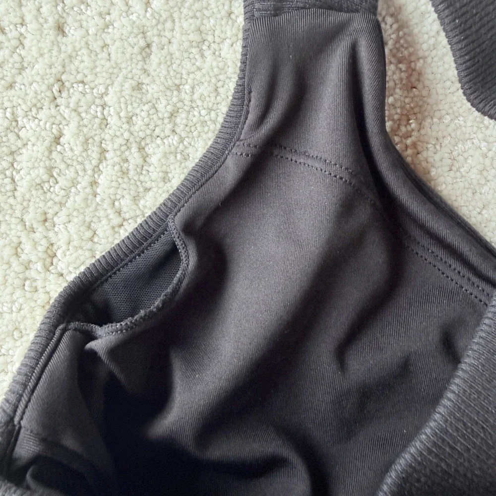 Alo Yoga Emulate Bra Women Small Black Ribbed V-Neck Cross Back Sports Bra